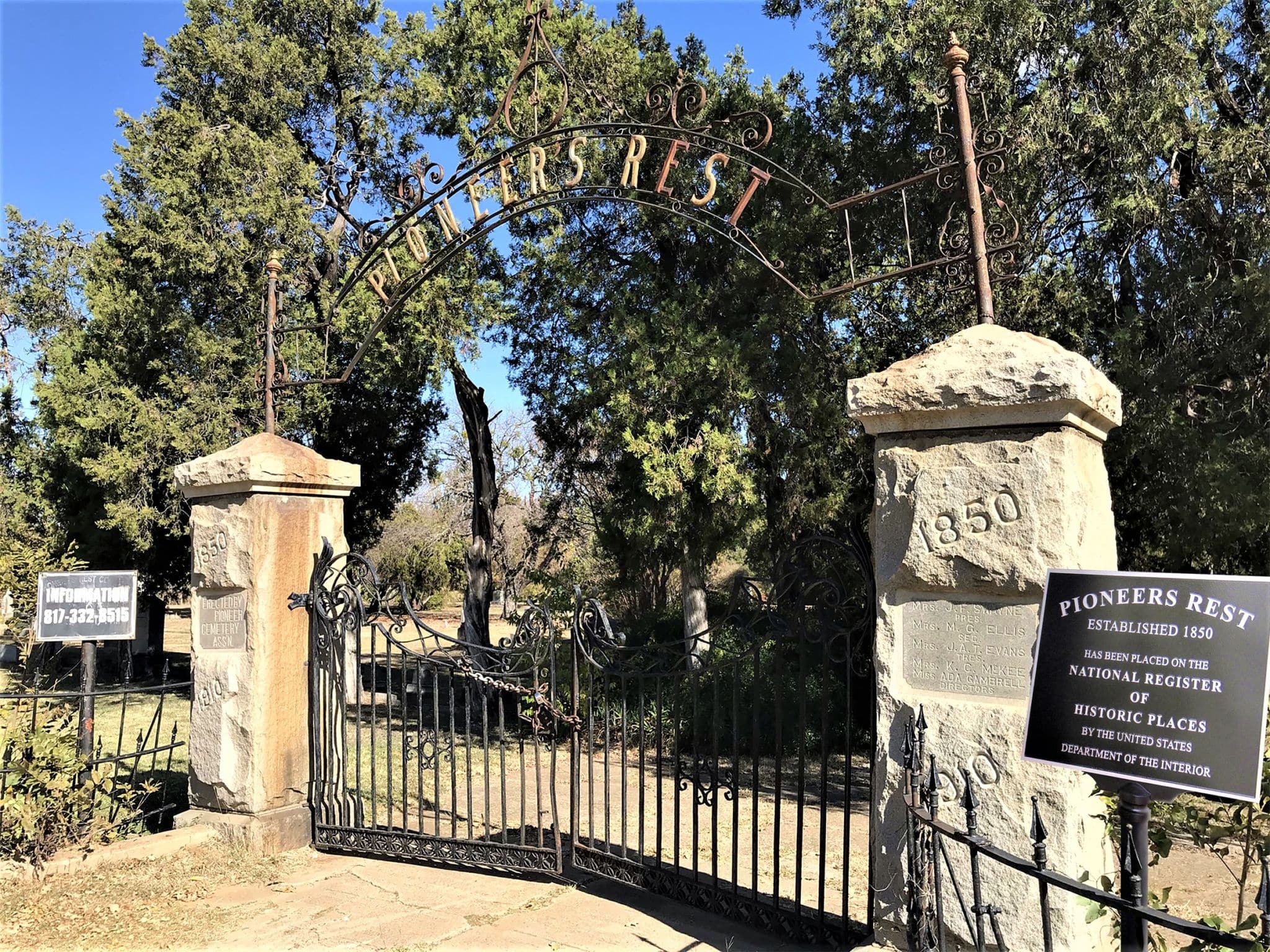 Pioneers Rest Cemetery Plaque 2048x1536 